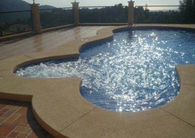 PISCINA 8X4 CON JACUZZI