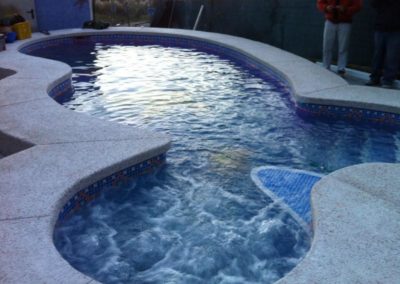 PISCINA 8 X 4 CON JACUZZI